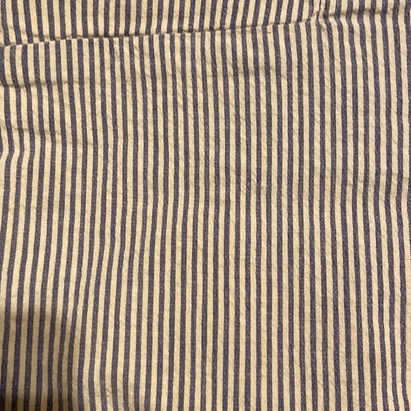 Retro American Eagle blue/white pinstripe skirt front and back pockets size 10 - Picture 3 of 3